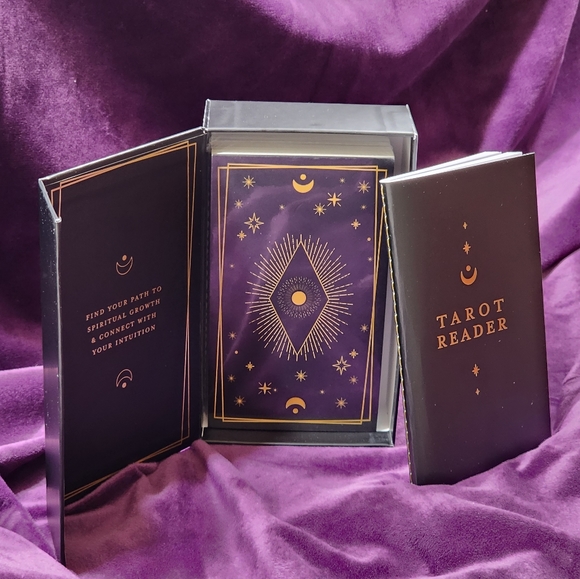 Deluxe Black & Gold Tarot Card Set and Booklet 78 Cards - Picture 6 of 13